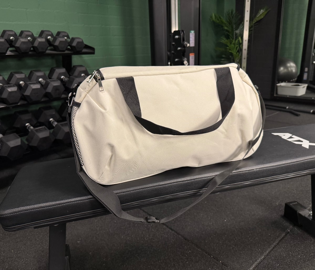 Product – sporttas – wit – lifestyle 2 Sporttas - Afbeelding 2