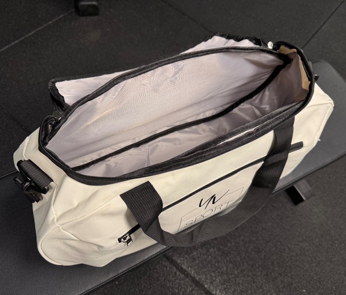 Product – sporttas – wit – lifestyle 3 Sporttas - Afbeelding 4